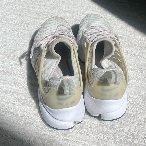 Nike 2016 Women’s Air Presto 878068-100 Running Shoes - Picture 3 of 5